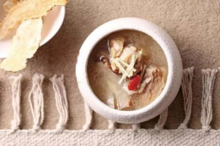 冬至进补好时机：暖心暖胃的养生饮食方案