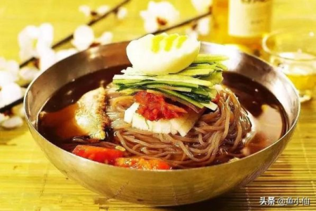 夏天吃冷面好吗？揭秘冷面背后的健康秘密，教你清爽一夏！