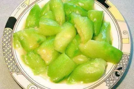 夏季养生吃丝瓜，降火消暑功效佳！