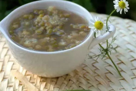 夏季喝绿豆汤降暑妙招有哪些？教你煮出绿油油的消暑绿豆汤