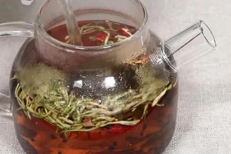 夏天喝什么茶最健康？清热解毒的茶叶推荐及功效