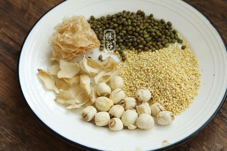 夏季银耳怎么吃最养生？教你几招清热解暑又美容