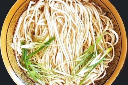 冬季防治胃溃疡吃什么好？暖身又养胃的食谱