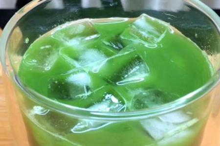 解暑冰饮的陷阱：夏日冰饮或致抵抗力下降，需谨慎！