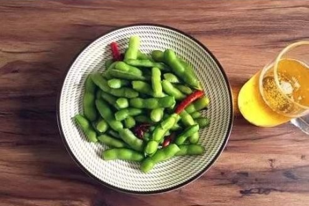 夏天犯困吃什么好？试试简单易做的毛豆料理！