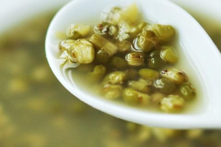炎炎夏日，绿豆汤清热解毒又消暑