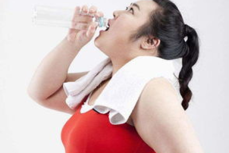 最实用减肥妙招：懒人也能瘦，实用减肥方法大公开