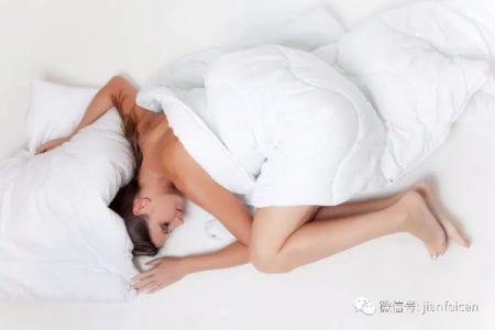 睡觉也能减肥瘦身？试试这几种睡姿，轻松躺着瘦！