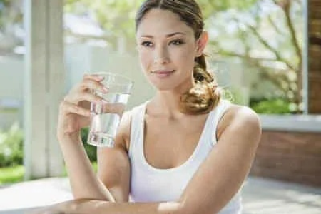 想瘦身的女人如何科学喝水？避免这些误区很重要