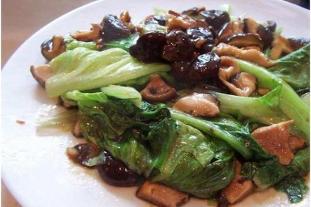 减肥期间能吃五花肉吗 加生菜效果意想不到